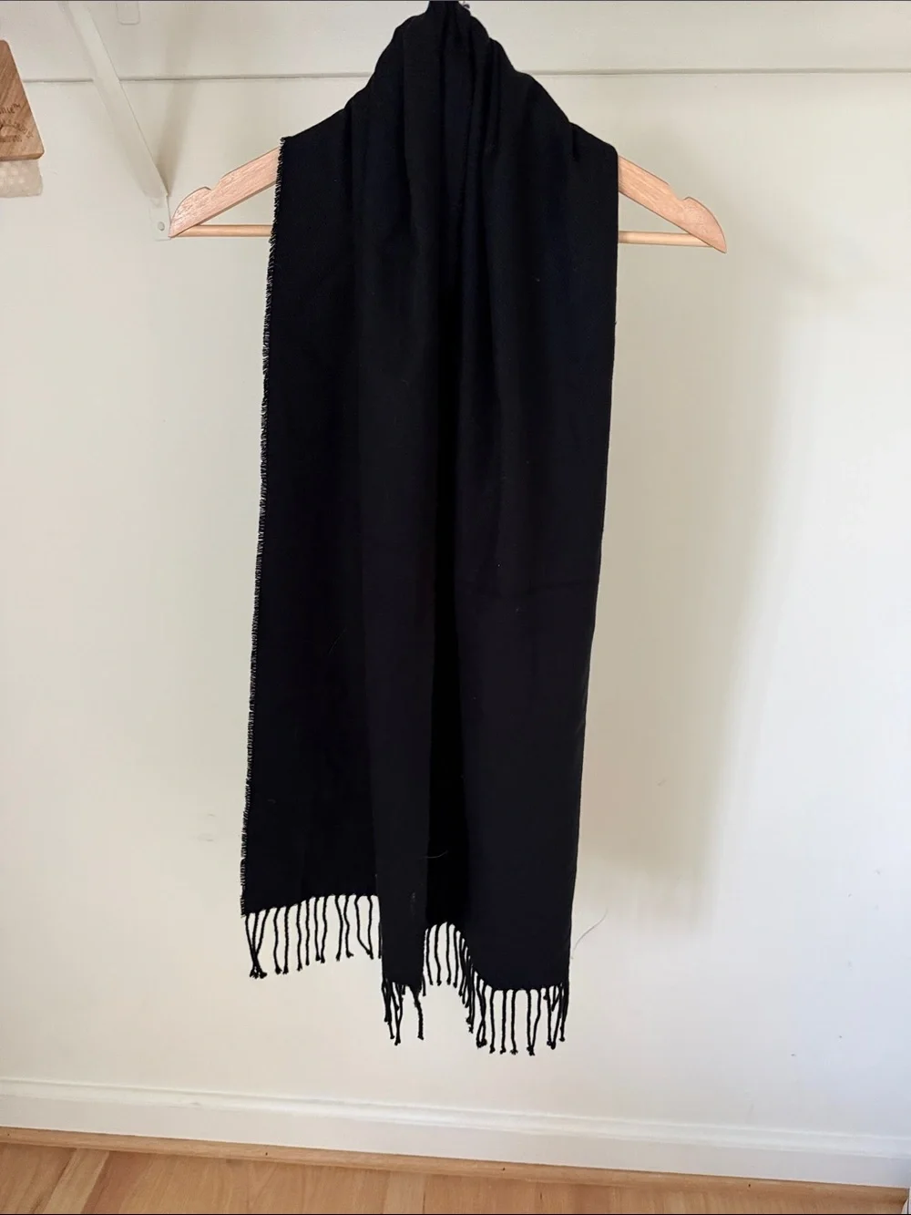 100% Cashmere Made in Scotland Scarf Black